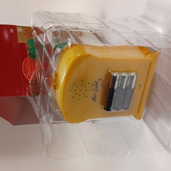 Elvis, Carlton Cards Ornament - Picture 4 of 7